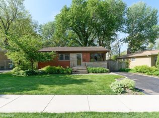 327 W Hawley St, Mundelein, IL