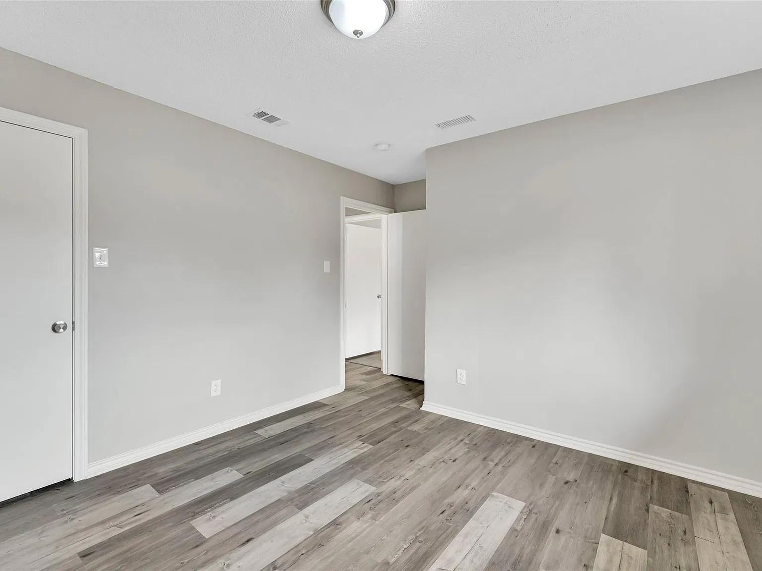 2 bed, 1229 sqft, $2,200 — Photo 1