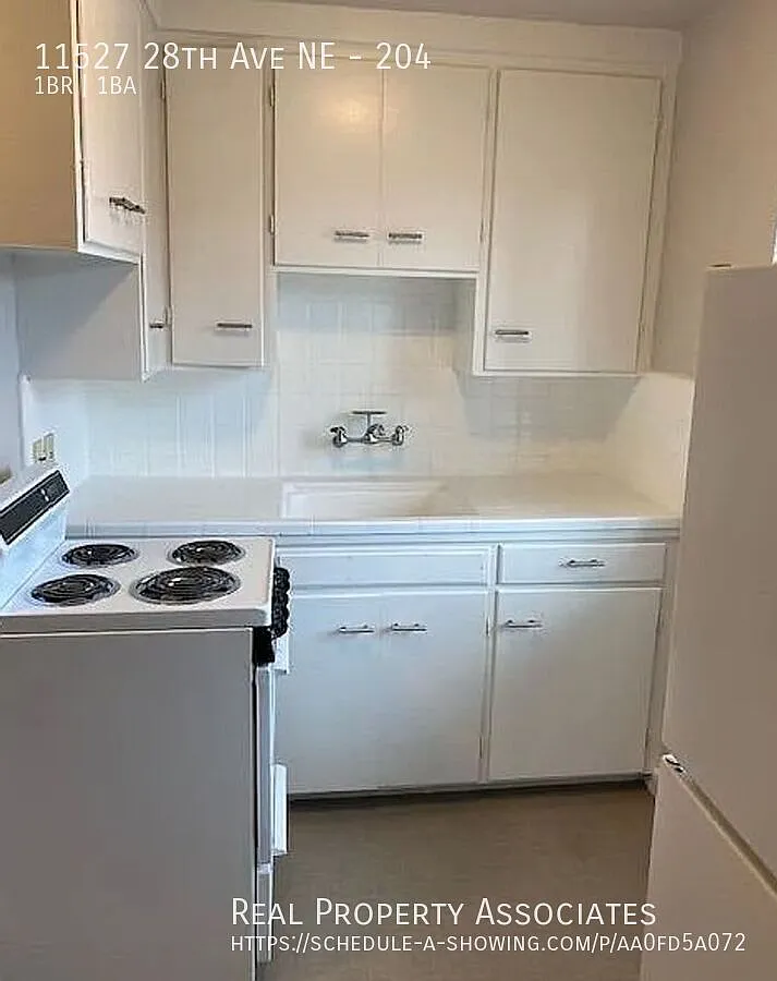 Charming 1-Bedroom in a Convenient Seattle Location — Photo 4