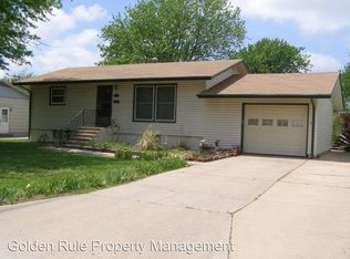 805 Hoagland St, Hutchinson, KS 67501
