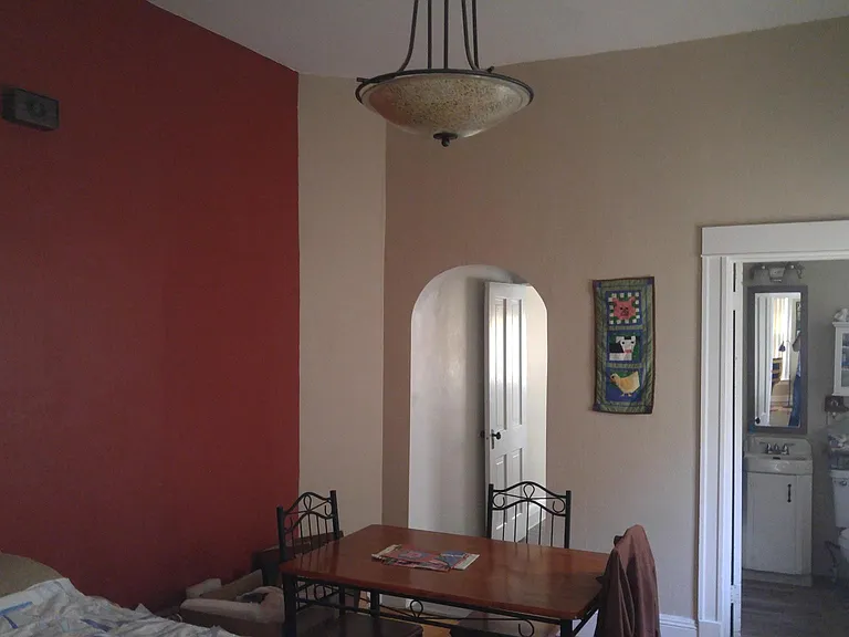 300 E Myrtle St — Photo 3