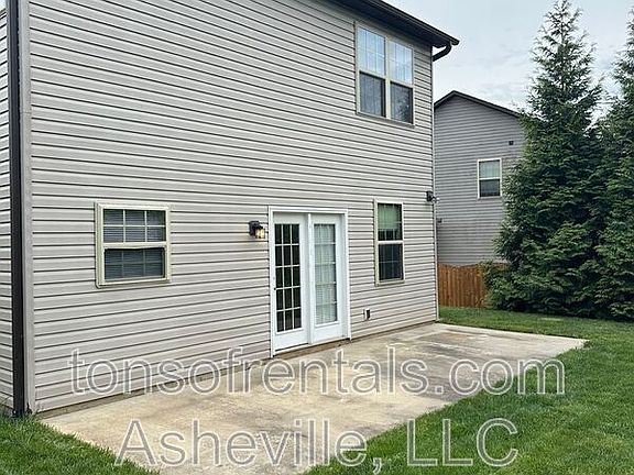 3rd image of 33 Mallard Run Dr
