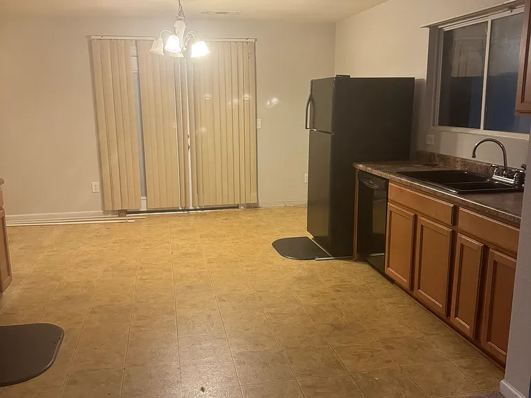 207 Whitestone Dr NE — Photo 5