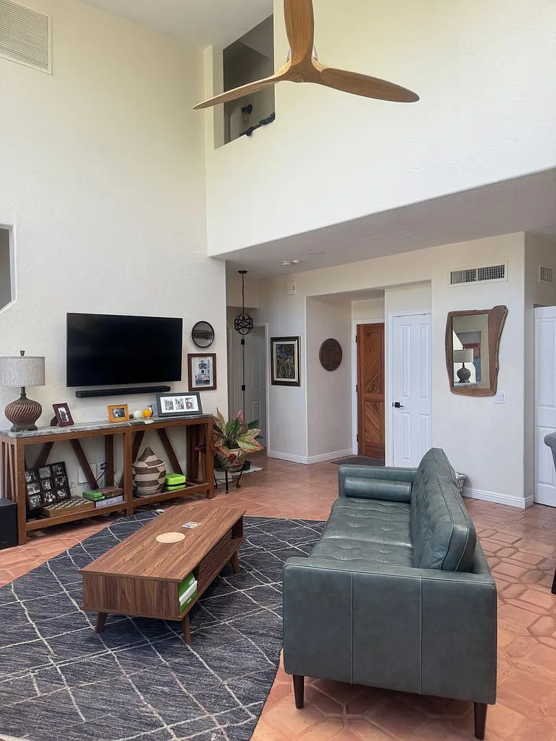 Beautiful 3 bedroom 3 bath home — Photo 4