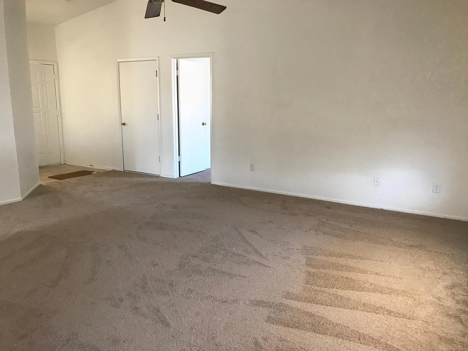 3 bed, 1400 sqft, $1,550 — Photo 3