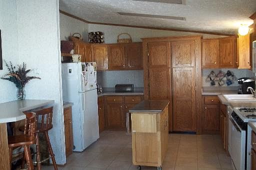 4th image of 621 Bluebird Cir