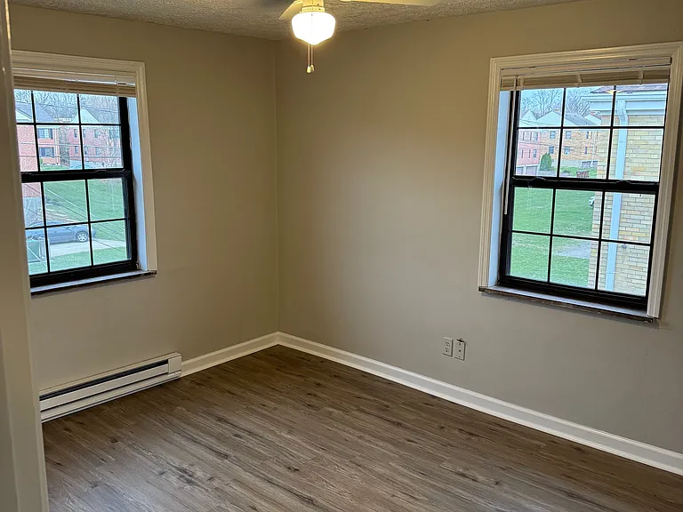 556 Wiltshire Blvd #D — Photo 10