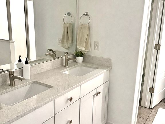 5th image of 2033 W Kamari Dr