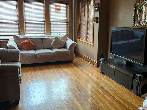 2nd image of 5011 W Montana St
