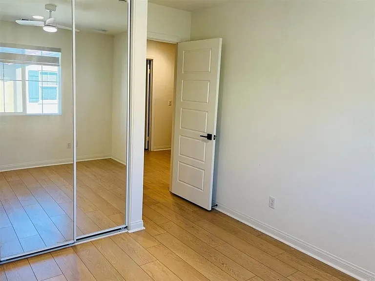 530 Longmeadow St — Photo 41