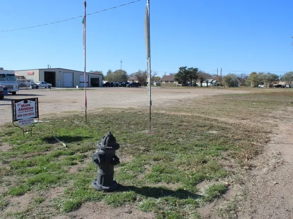 340 W 1st St, Hereford, TX 79045