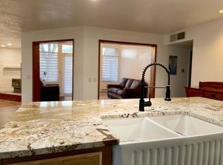 11305 Oakland Ave NE, Albuquerque, NM 87122