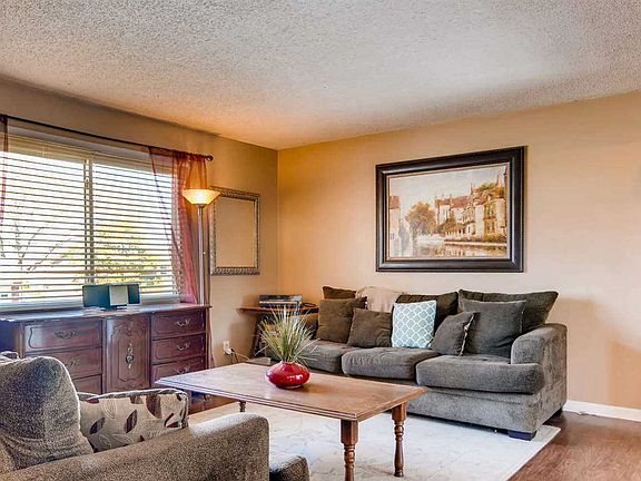 3rd image of 8599 Hanover Dr