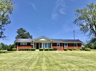 884 Prosser Rd, Leoma, TN 38468