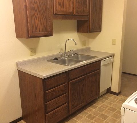 5th image of 1905 Wilson Ave APT 109