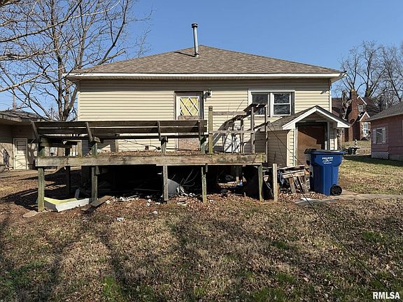 4th image of 1804 E Oak St