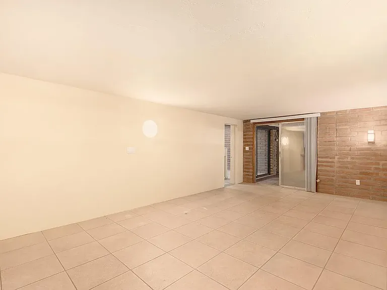 1303 N Roberts Way — Photo 6
