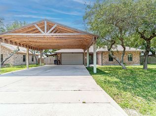 1001 Redwood Ave, Rockport, TX 78382