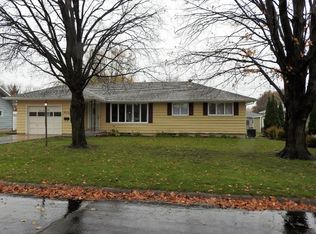 1612 15th St E, Glencoe, MN 55336