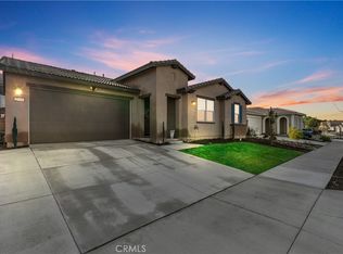 2750 Santa Fiora Dr, Corona, CA 92882