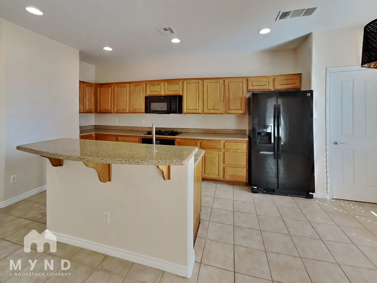 3 bed, 3.0 bath, 1770 sqft, $2,315 — Photo 4