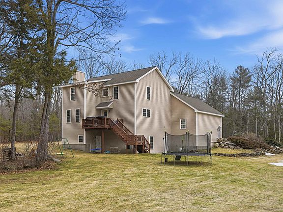 3rd image of 205 Fitzgerald Road