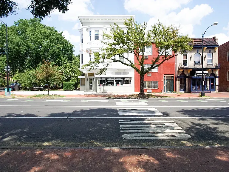1 bed, 650 sqft, $2,400 — Photo 2