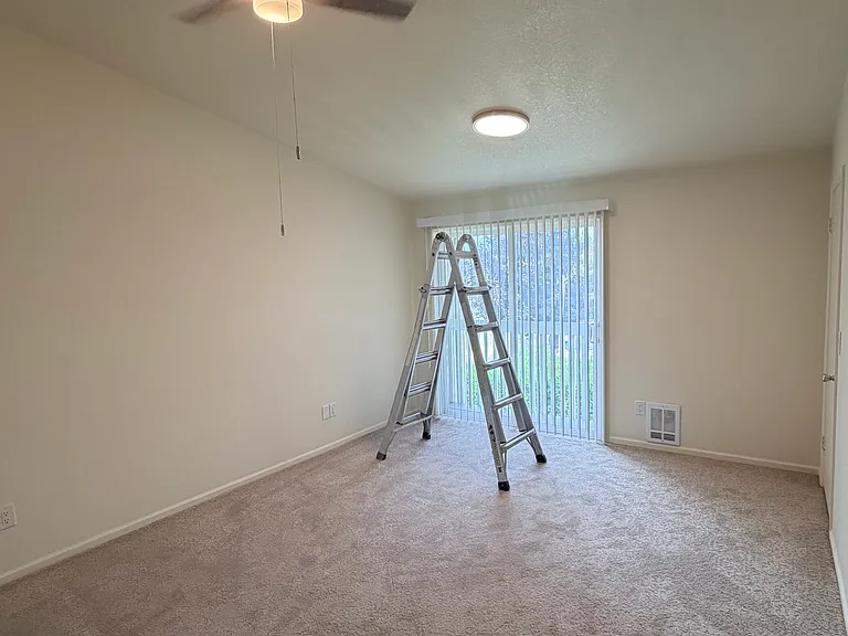 5th Pl S — Photo 3