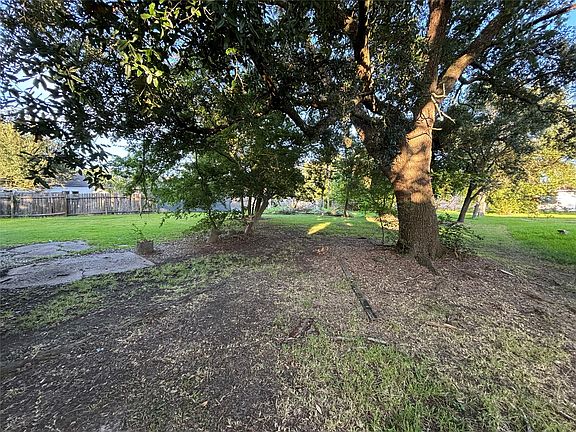 5th image of 2408 19th St