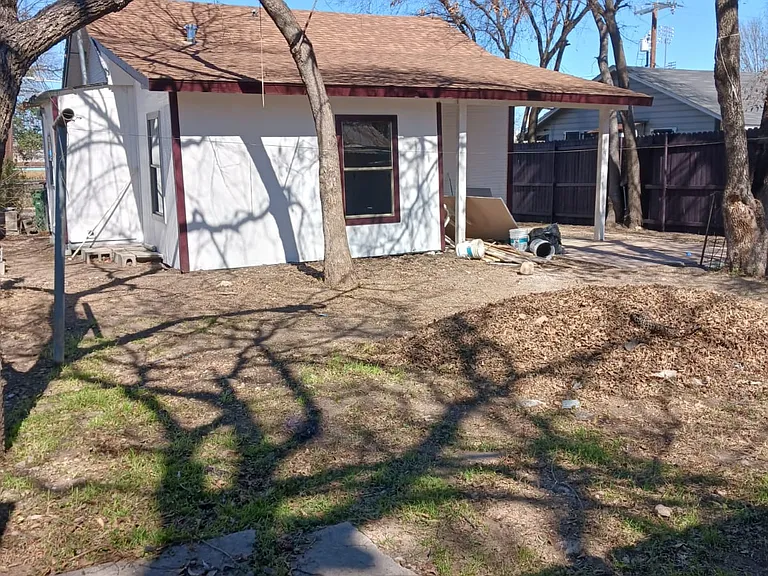 414 W Theo Ave — Photo 14