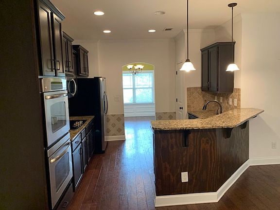 3rd image of 3801 Berkshire Way
