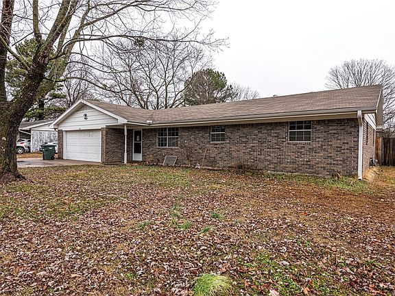 2nd image of 662 Lake Sequoyah Dr