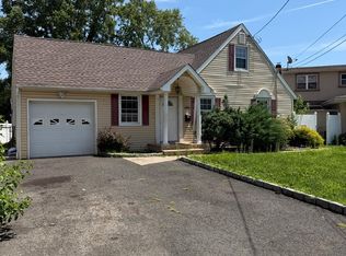 303 West Ln #1, Clark, NJ 07066