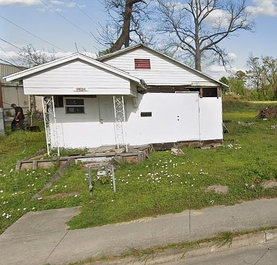 2nd image of 8006 Lockwood Dr