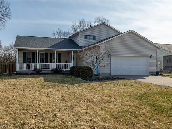 409 Berry Ridge Dr, Amherst, OH 44001