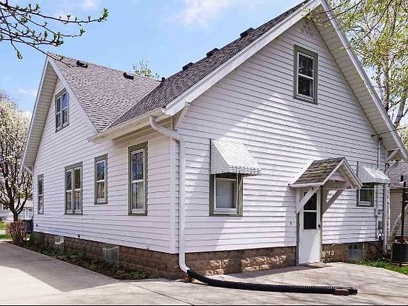 2nd image of 557 N Palm St