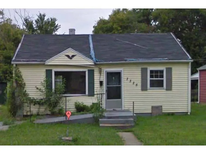 3326 Wallace Ave photo 1