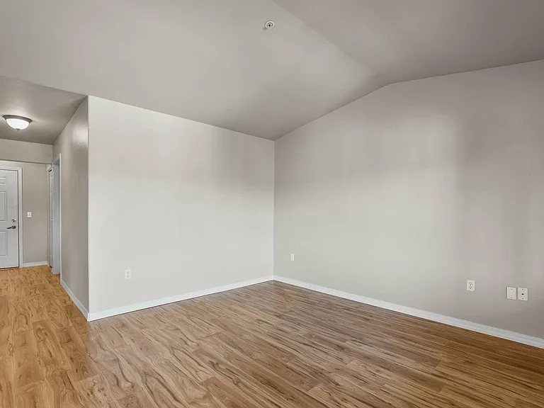 310 N Promenade Loop #305 — Photo 3