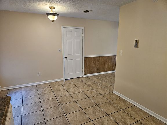 5th image of 10303 Mercer Ln
