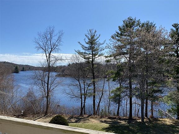 3rd image of 21 Waterview Dr Unit C