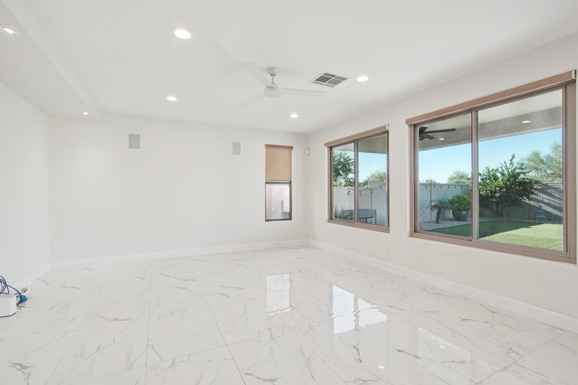 next background image