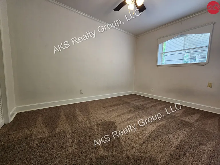 2136 16th Ave S #1A — Photo 8