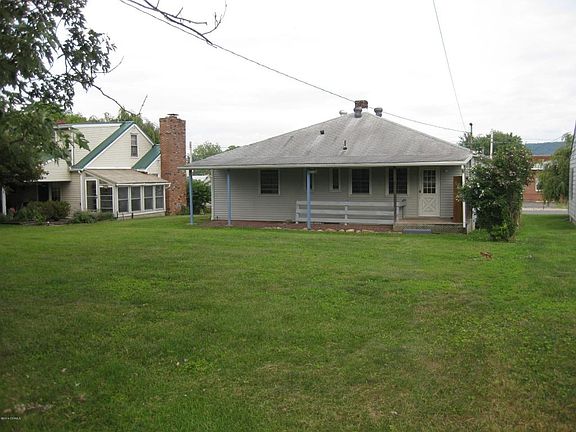 4th image of 912 Orange St