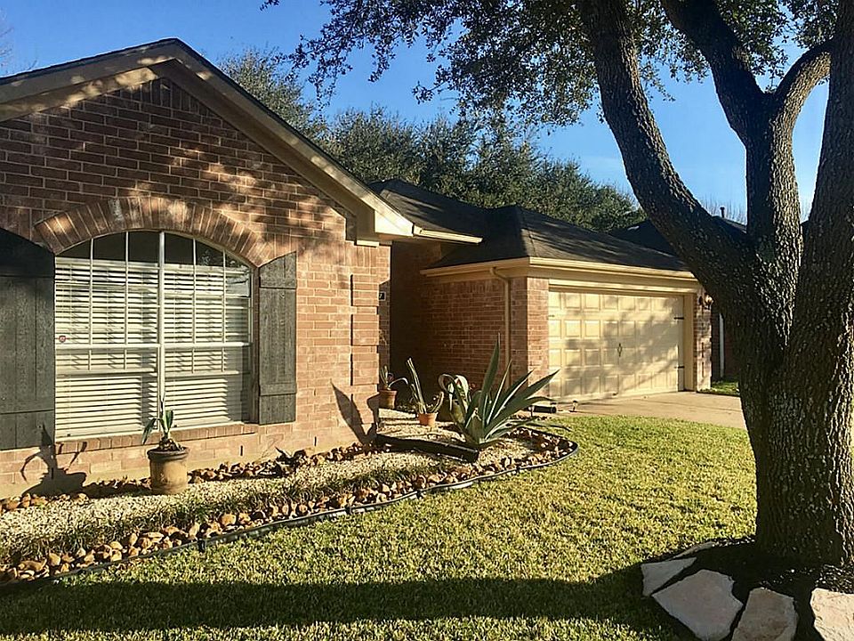 WELCOME HOME TO CLASSY AND LOADED!