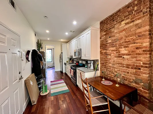 Rented by Massada Home Sales Inc | media 34