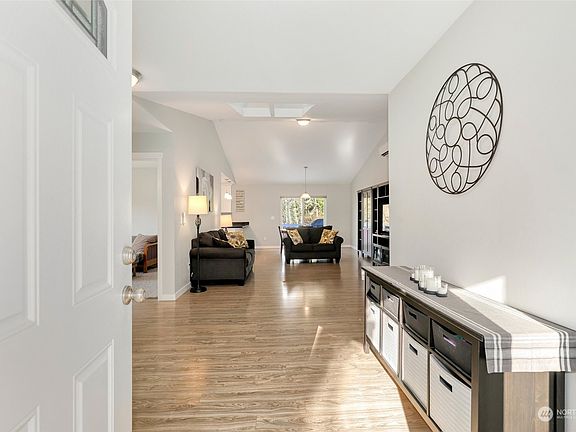 3rd image of 7123 E Nightingale Street