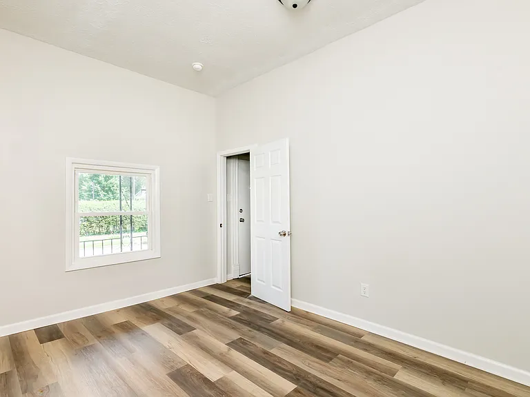 1724 Garland Ave — Photo 3