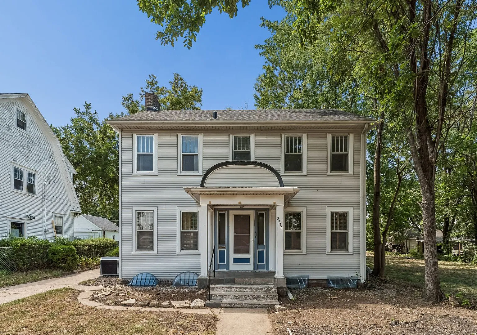 Charming 3-Bedroom Home Near Fontenelle Park — Photo 1