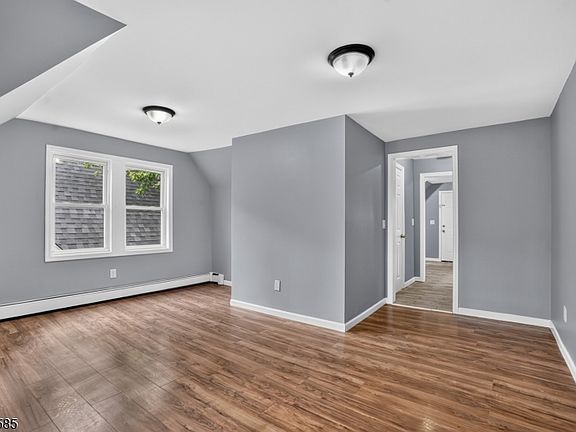 5th image of 24 Millington Ave