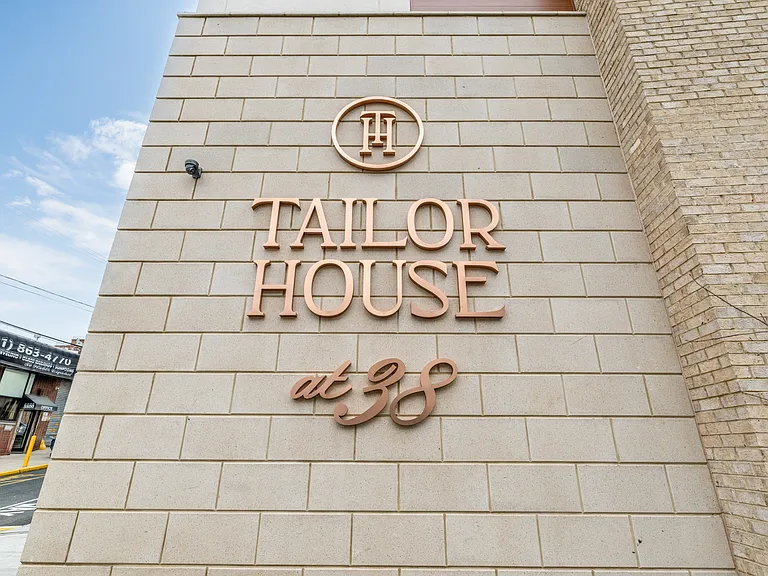 Tailor House — Photo 26